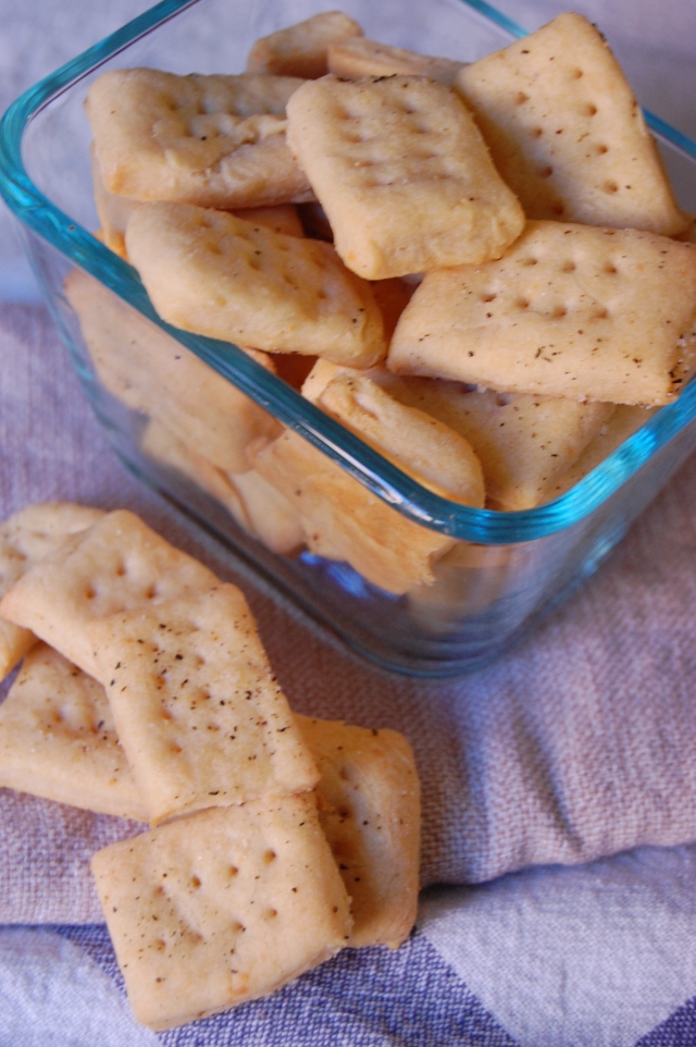 Homemade Whole Wheat Cheddar Cheese Crackers (Copycat Cheez-Its)